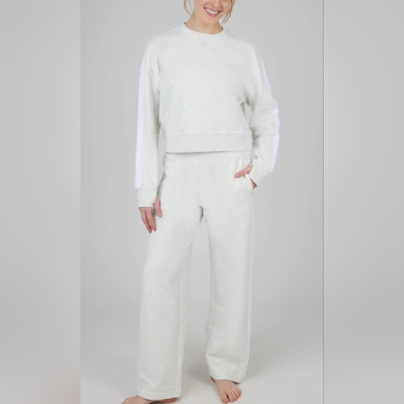 Yogalicious | Cloud Plush Eleven Sweatshirt & Sanctuary Pant | 2 Pc Set - Picture 4 of 6